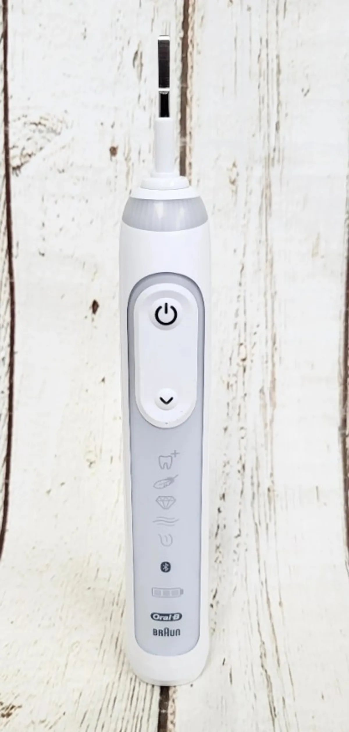 Oral-B GENIUS X LIMITED, Rechargeable Electric Toothbrush with Artificial Intelligence, 1 Replacement Brush Head, 1 Travel Case, Orchid Purple