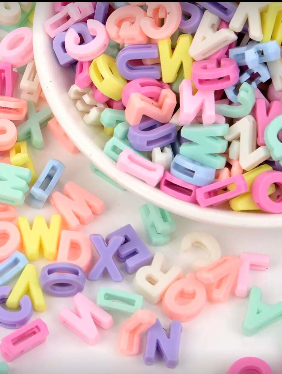 100pcs Acrylic Letter Alphabet Charms Pendants For DIY Necklace Jewelry Making Eyeglass Lanyard Crafts Findings Accessories(Random Letters)