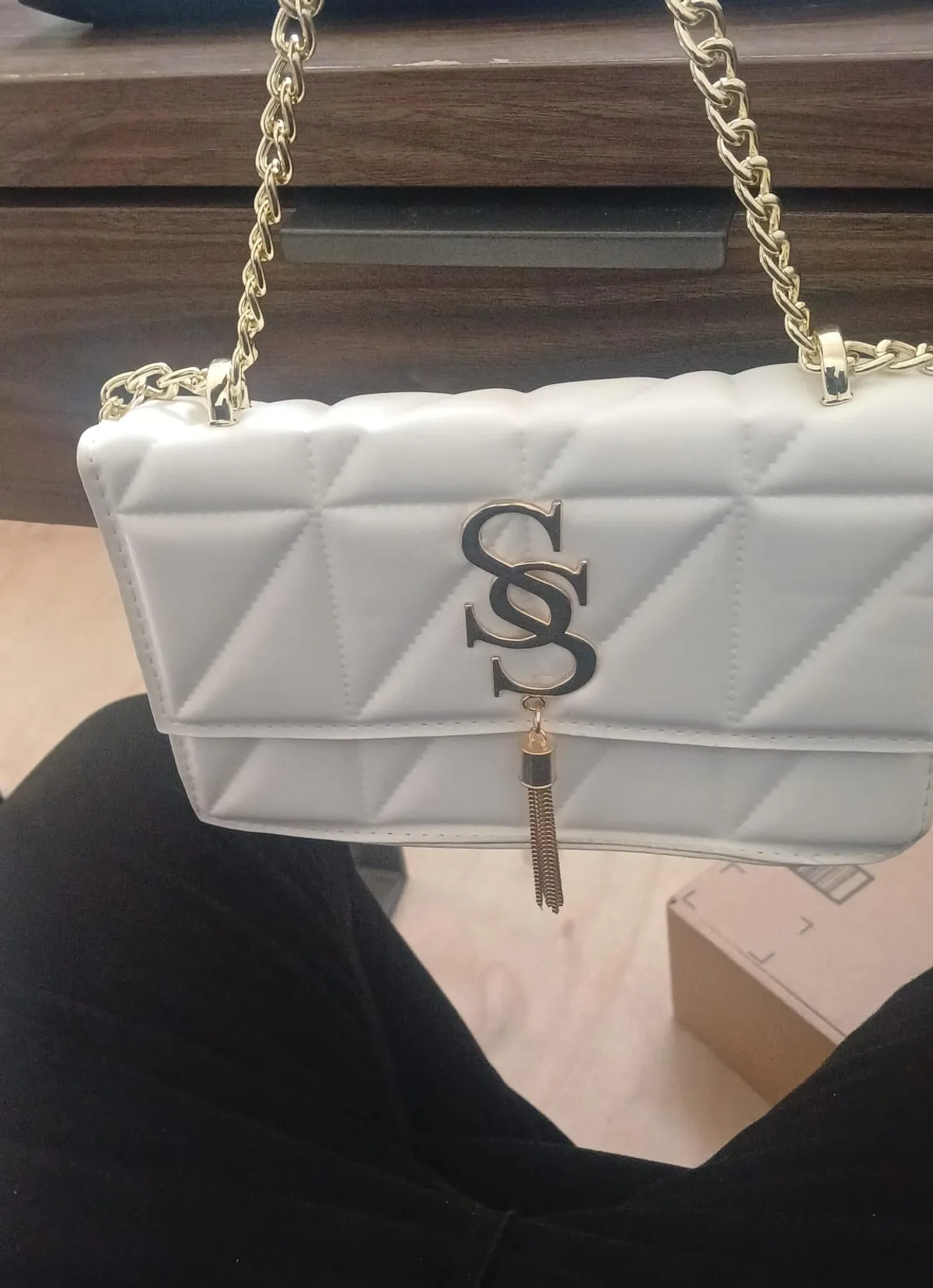 Fashionable Plaid Stitching Shell Metal Linked Flip Lady Bag.