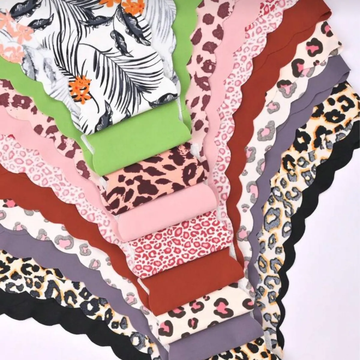 10pcs Women's Seamless Hipster Panties, Wavy Trim, Solid Colors & Printed, Comfortable Breathable Fabric, Sexy Seamless Underwear - Size S