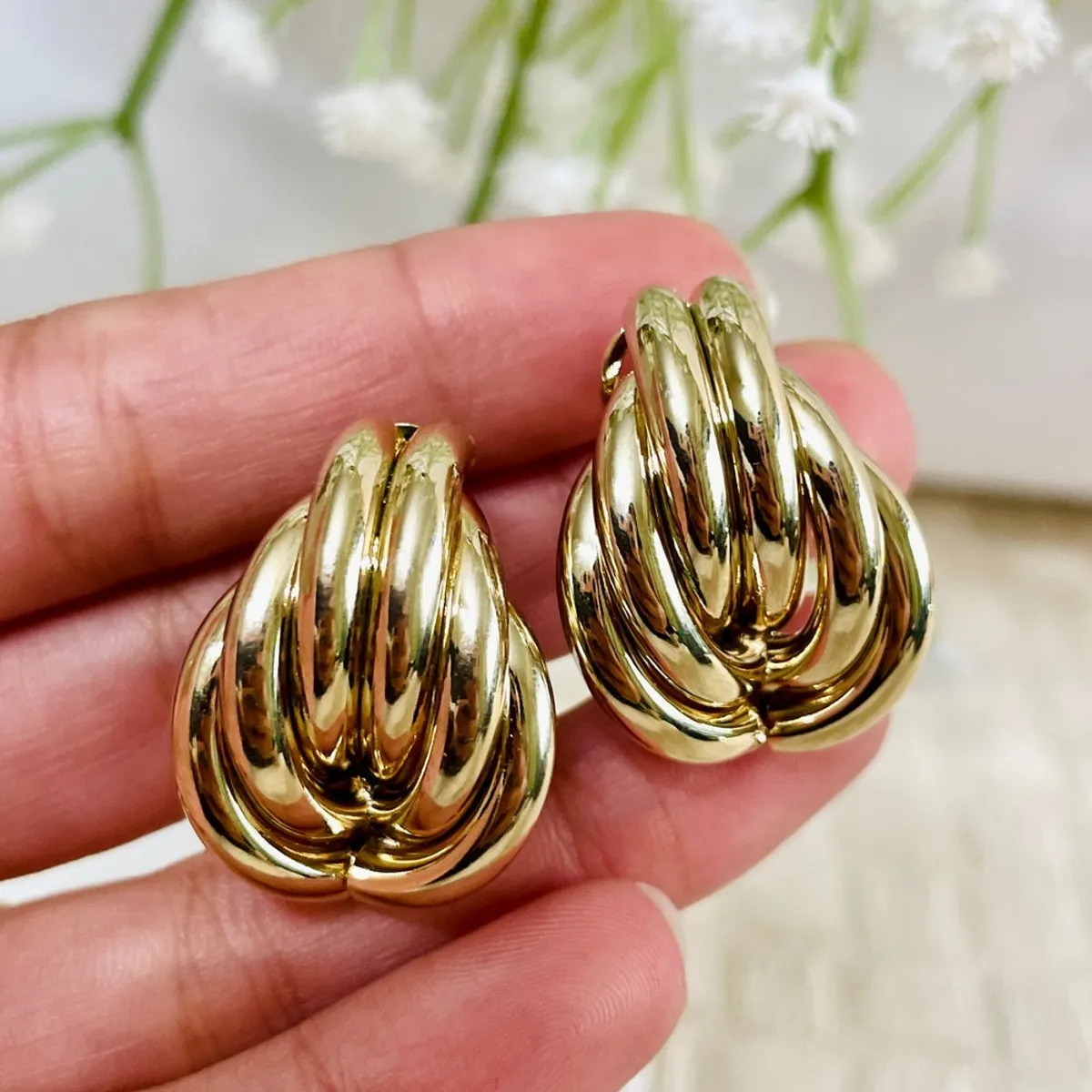 1Pair Of Gold Brunch Earrings