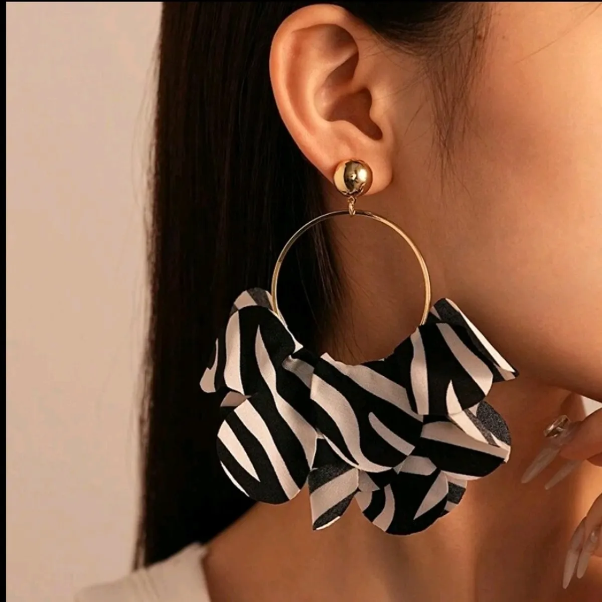 1pair  Zebra Striped Cloth Petal Design Earrings