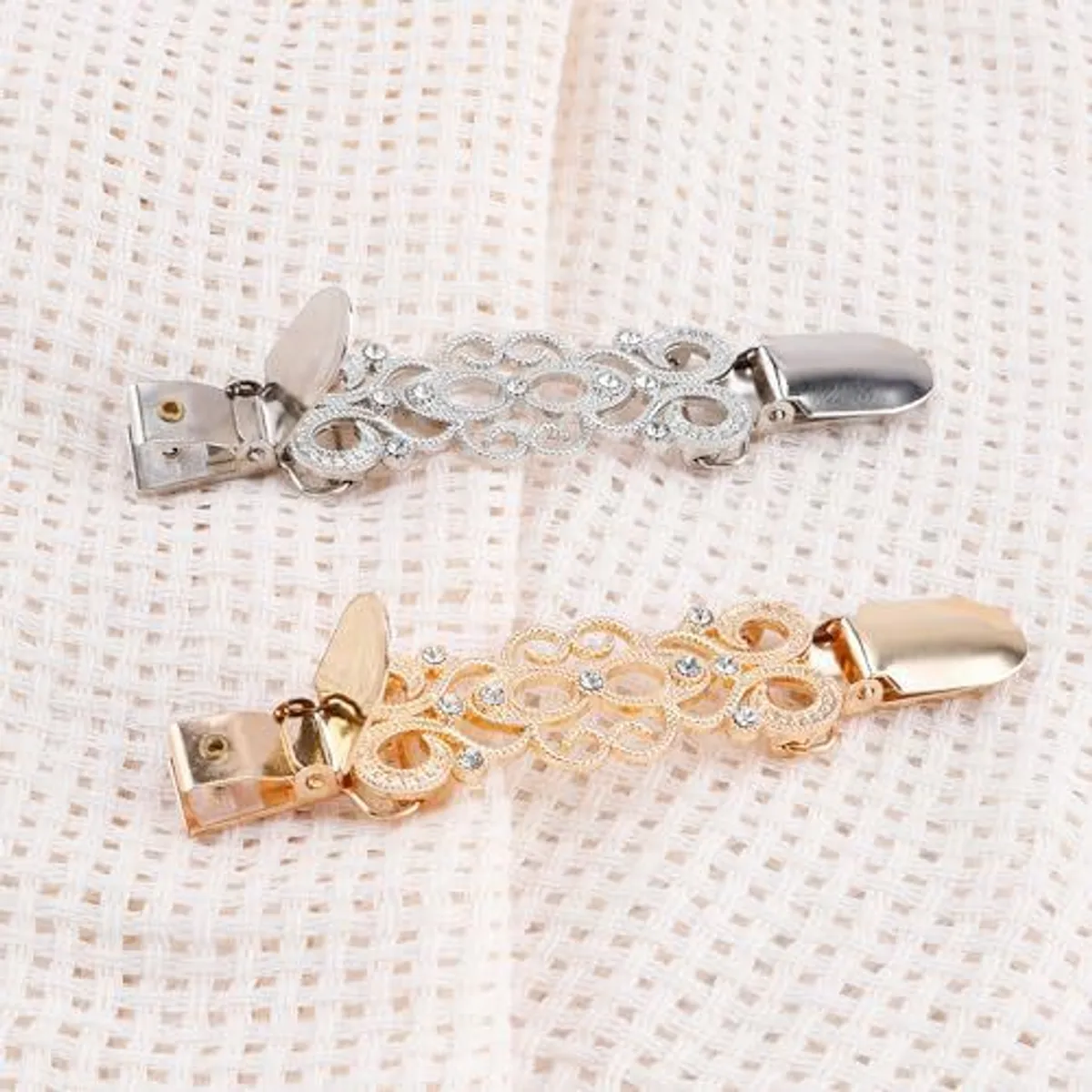Dress Clips Back Cinch,4 Pieces Cinch Clip, Sweater Shirt Clips, Shawl Clips for Women, Waist Cincher Clip Clothing Cinch Clip