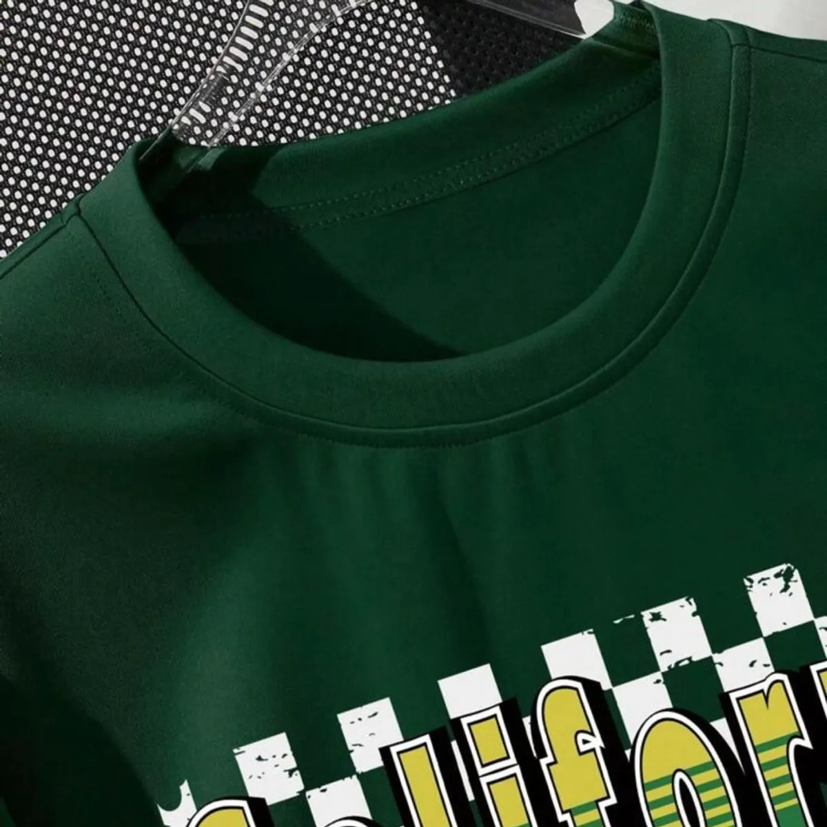 Men's Round Neck Green California Graphic T-Shirt- Size: L