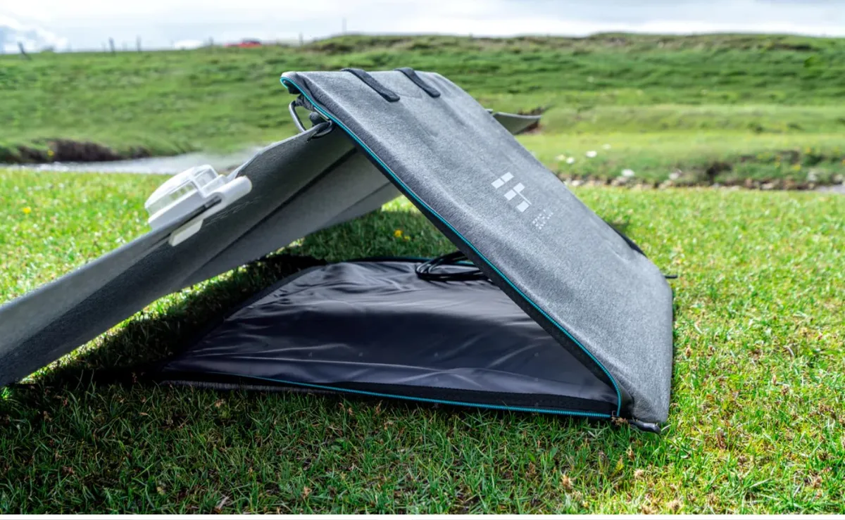 EcoFlow 110W Portable Solar Panel - Powerfully portable - Self-supportable - Waterproof & Durable - It comes with a carry case too