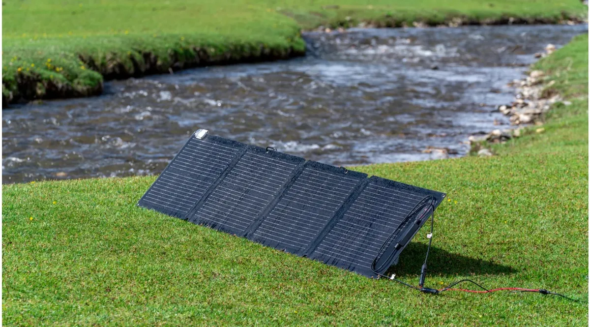 EcoFlow 110W Portable Solar Panel - Powerfully portable - Self-supportable - Waterproof & Durable - It comes with a carry case too