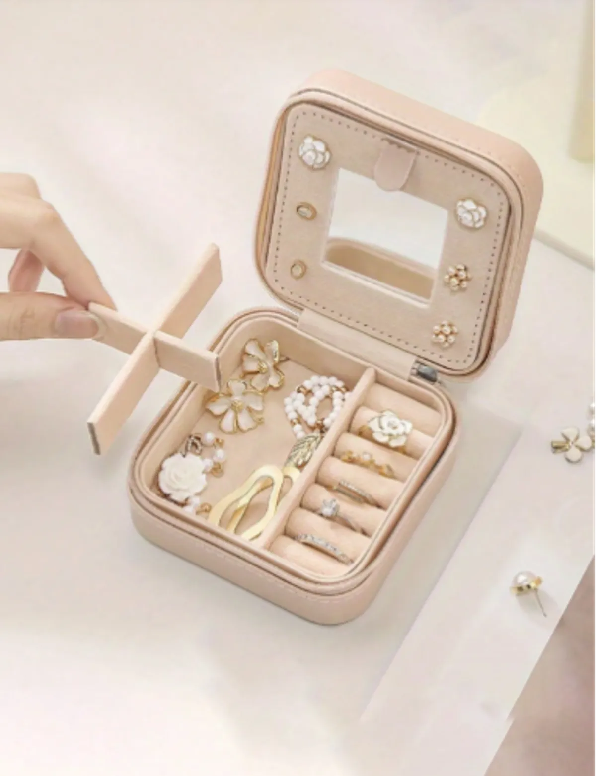 Travel jewelry case small Travel jewelry box Travel Jewelry Organizer Small box Gift for Girls Women with Mirror(Pink)