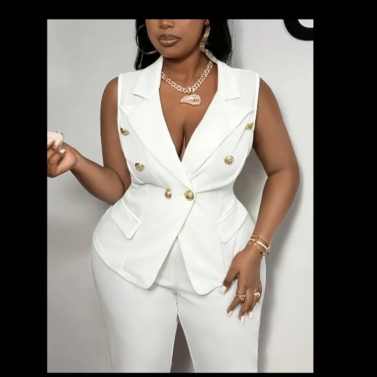 2pcs Set: Women's Plus-size White Blazer with Button-up Sleeveless Vest and Cropped Harem Pants. Size XL