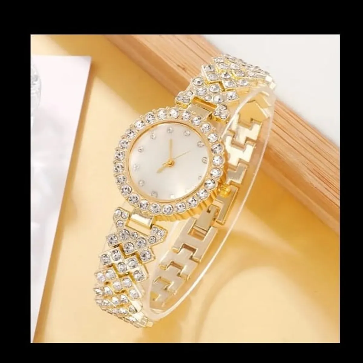 Women's 2pcs/SET Luxurious and Glamorous Golden Quartz Watch Set - Round Dial, with Bracelet Set