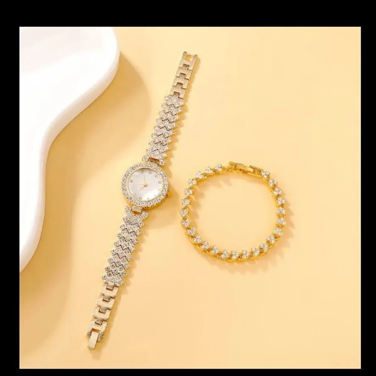 Women's 2pcs/SET Luxurious and Glamorous Golden Quartz Watch Set - Round Dial, with Bracelet Set