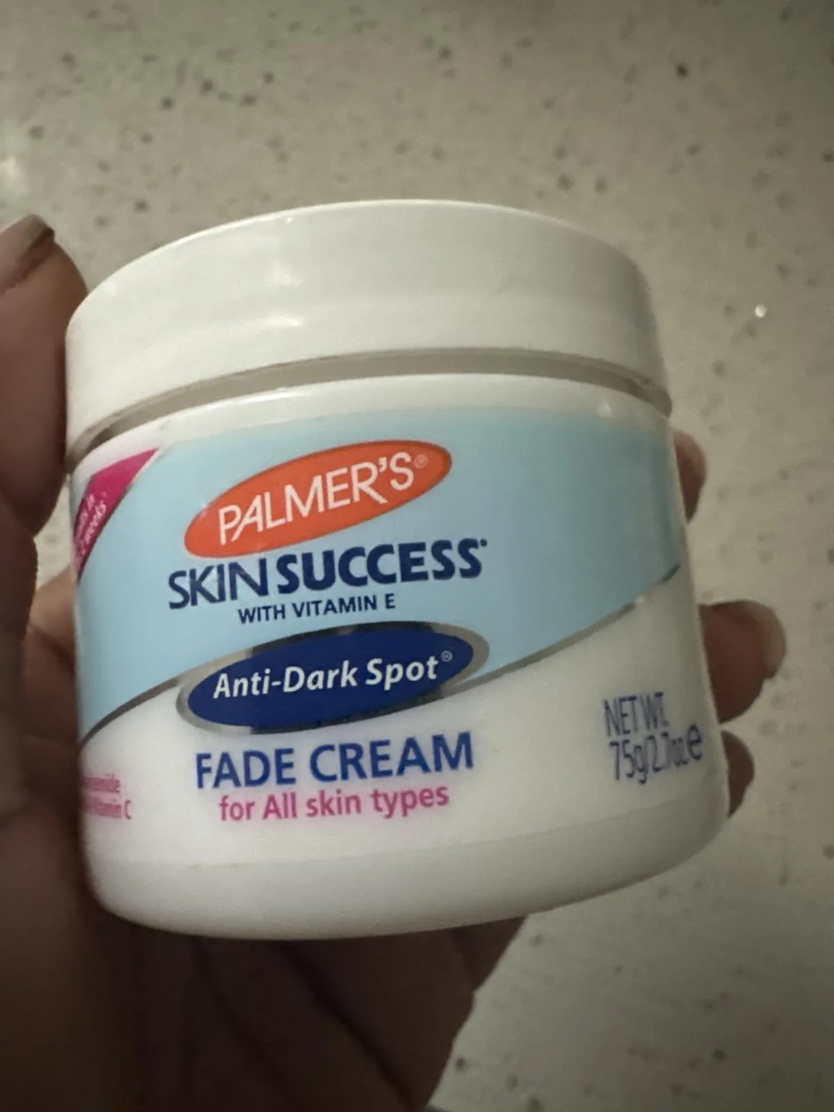 PALMER’S SKIN SUCCESS ANTI-DARK SPOT FADE CREAM WITH VITAMIN E & NIACINAMIDE CLINICALLY PROVEN FORMULA TO FADE DARK SPOTS, HYPERPIGMENTATION, ACNE MARKS & UNEVEN SKIN TONE GENTLE, NON-GREASY MOISTURIZER FOR ALL SKIN TYPES – FACE & BODY – 2.7 OZ (80G)