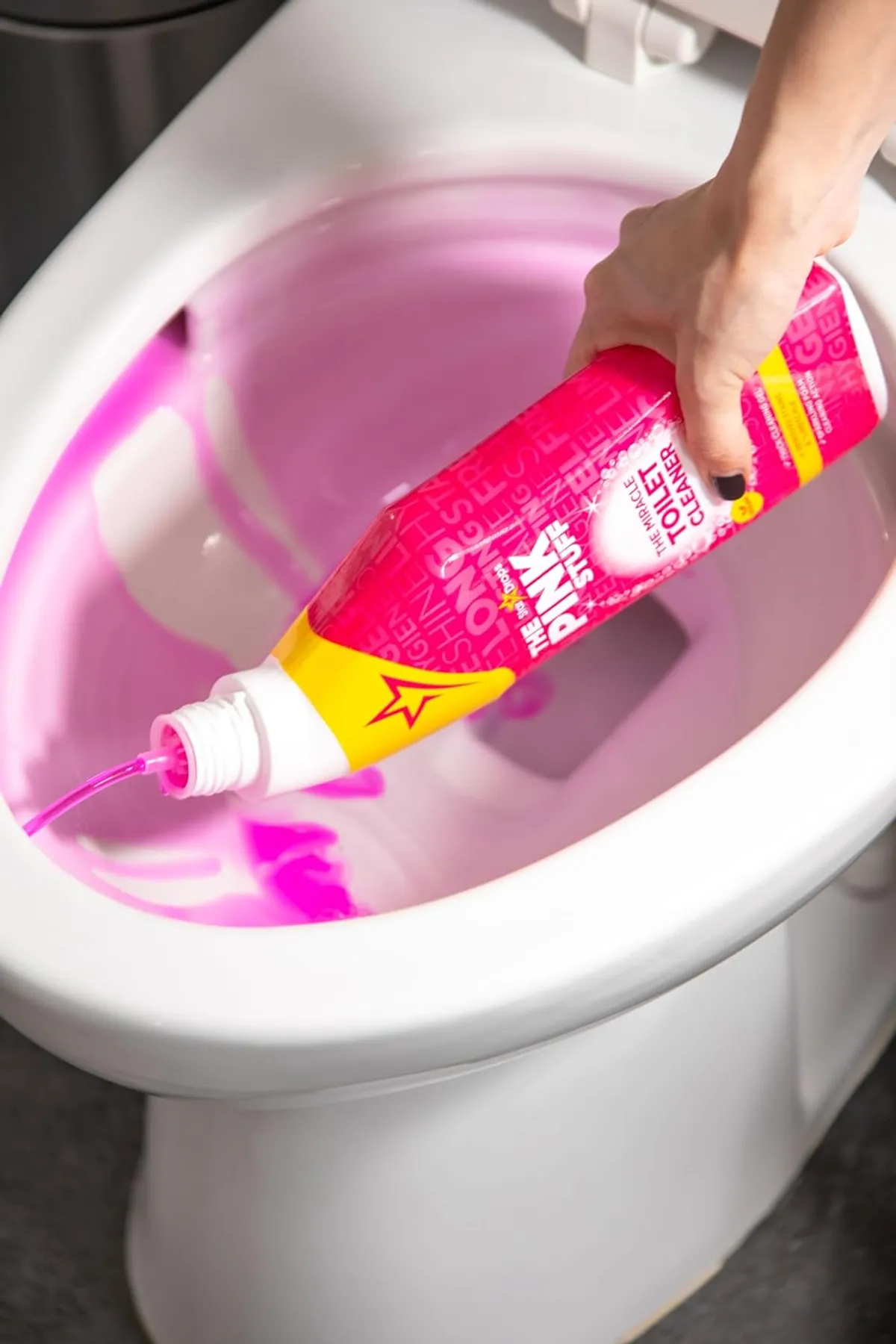 The Pink Stuff Miracle Toilet Cleaner, 750ml – Powerful Stain-Removing Gel for a Sparkling Clean Bowl – Eliminates Limescale, Tough Stains & Odors with Fresh Rhubarb Scent