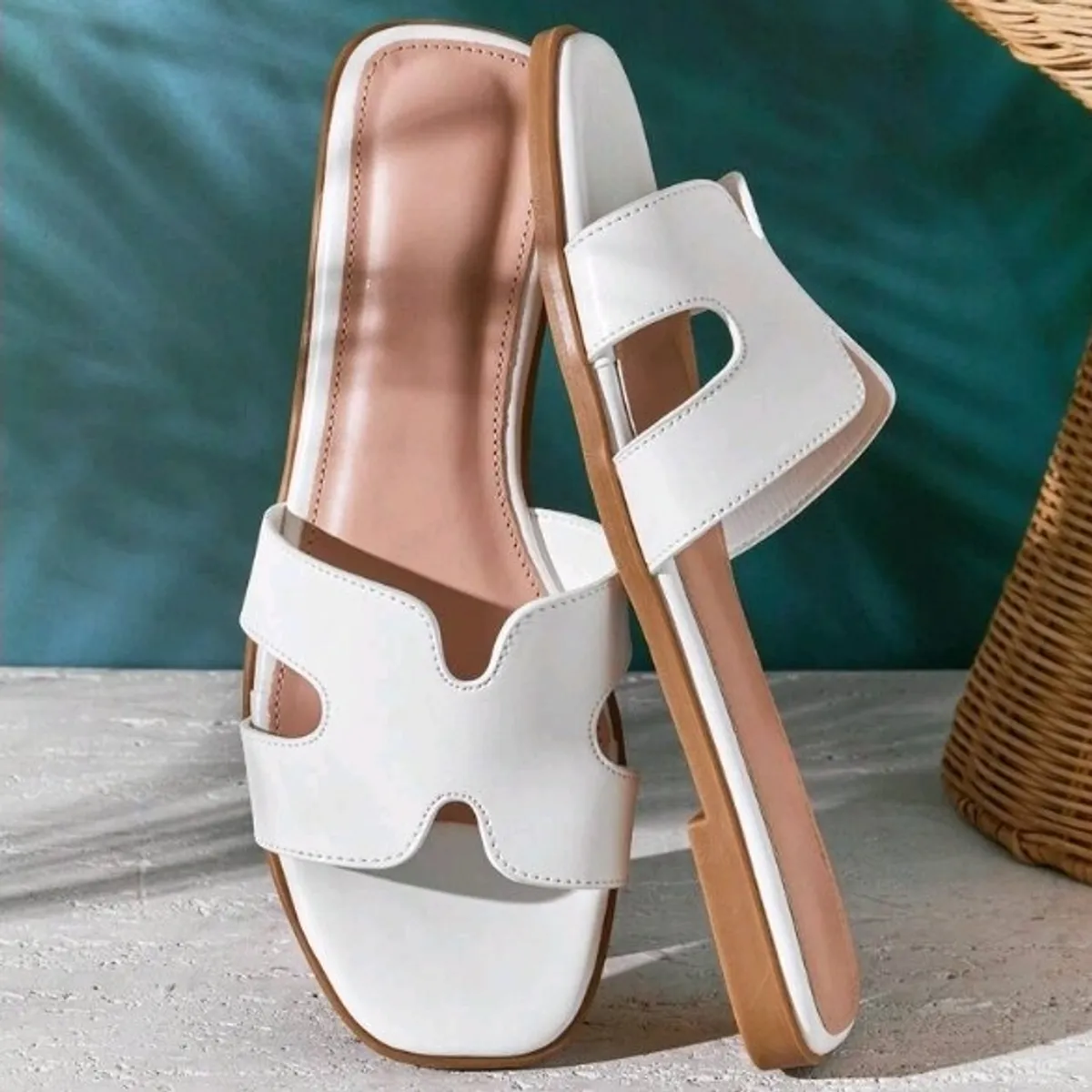 Women  White Flat Open Toe Slide Sandal-Size 9