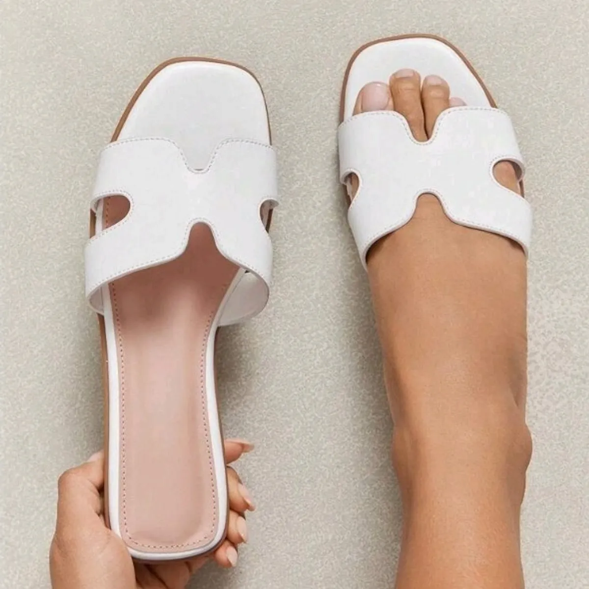 Women  White Flat Open Toe Slide Sandal-Size 9