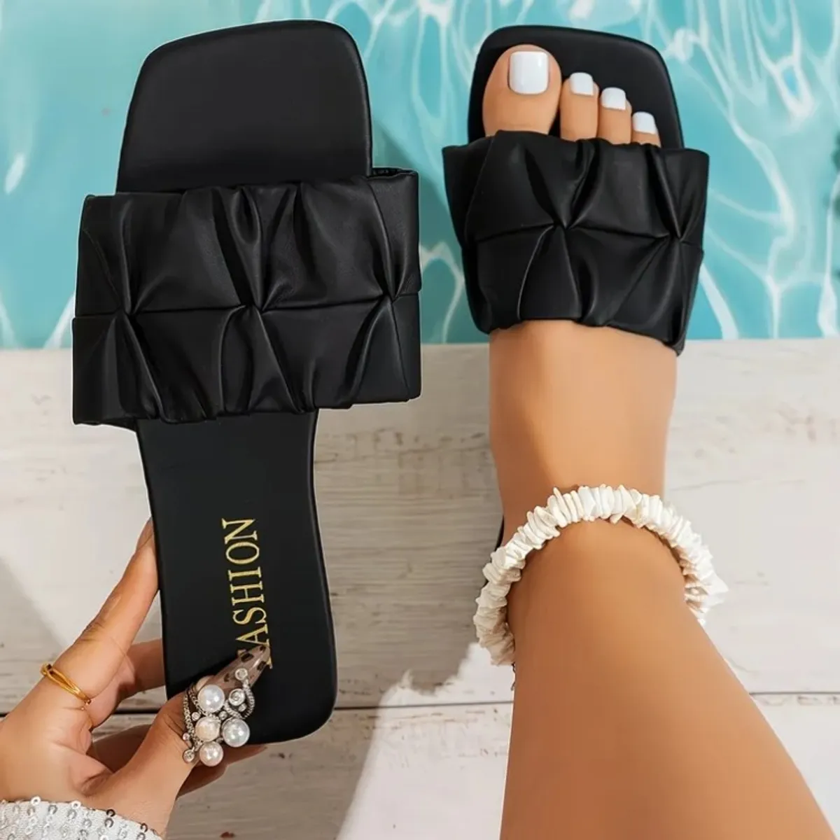 Women's Wide Flat Sandals, Summer Non-Slip Soft Sole Casual Slippers - Size 8.5