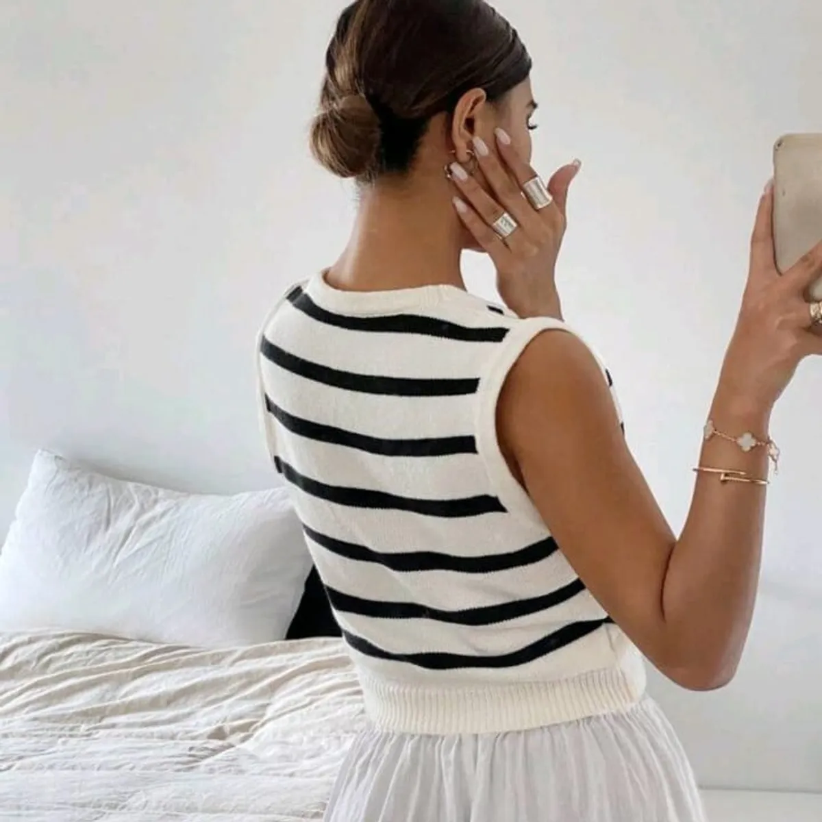 Women's Beige Solid Color Single-Breasted V-Neck Pocket Sleeveless Casual Warm Brushed Sweater Vest - Size: S