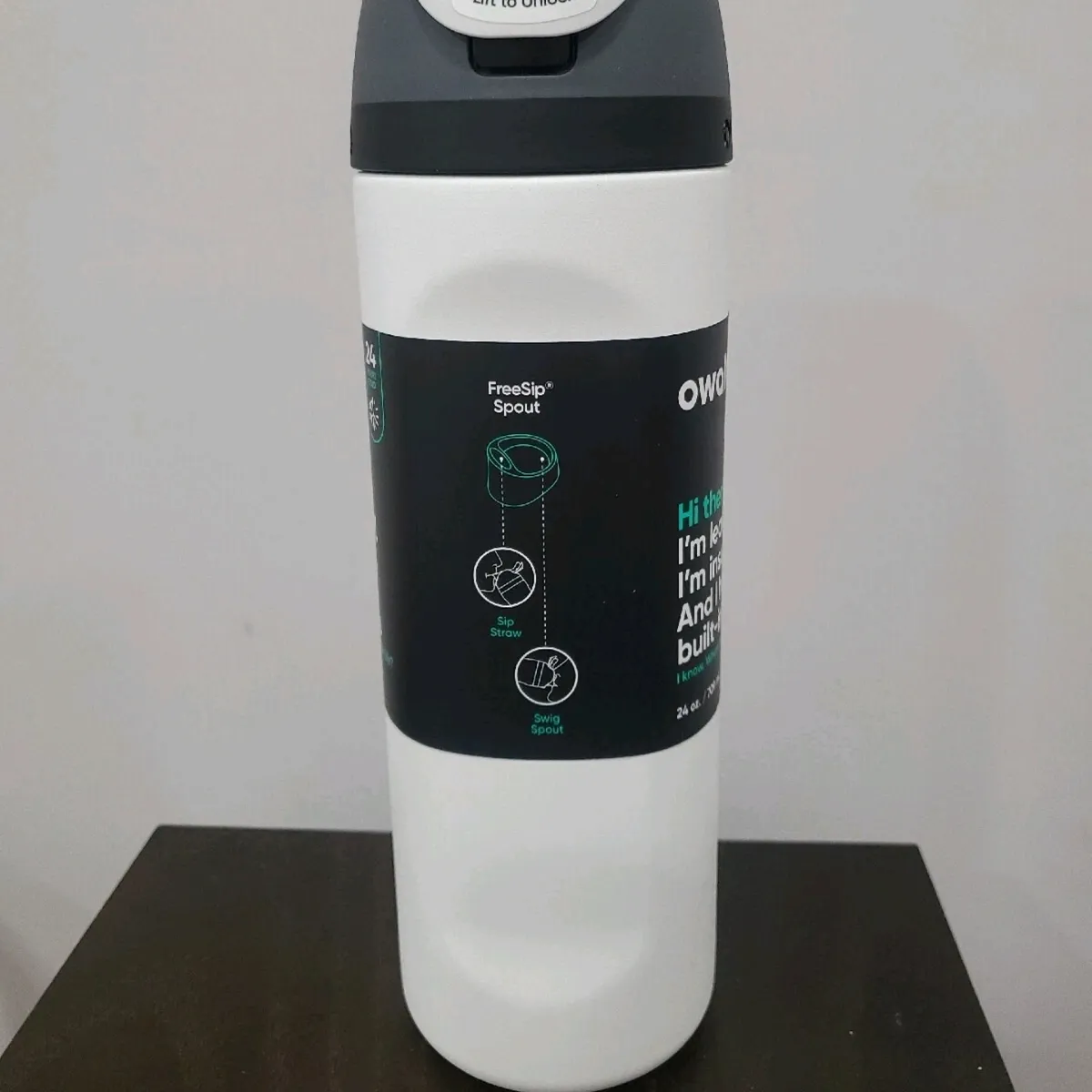 Owala FreeSip Stainless Steel Water Bottle / 24oz / Color: Sleek, PKG**0471