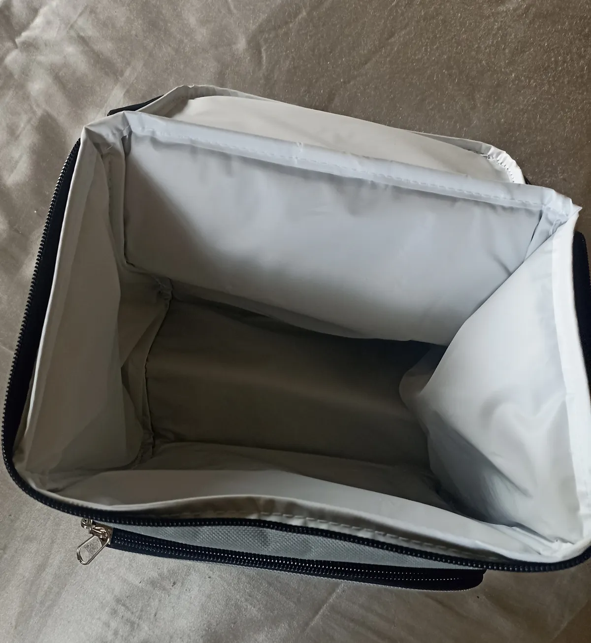 Assorted Insulated Lunch bag , Light Gray