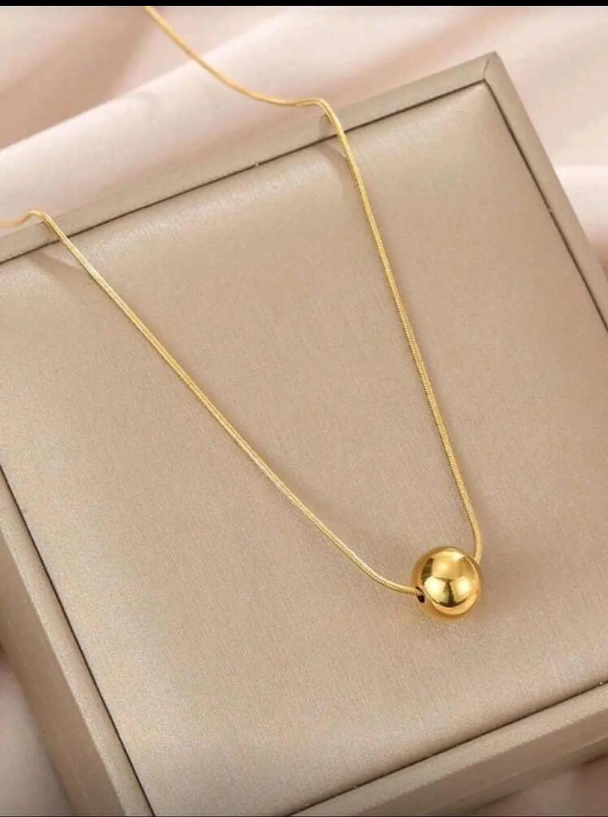 Women Gold Bead Necklace