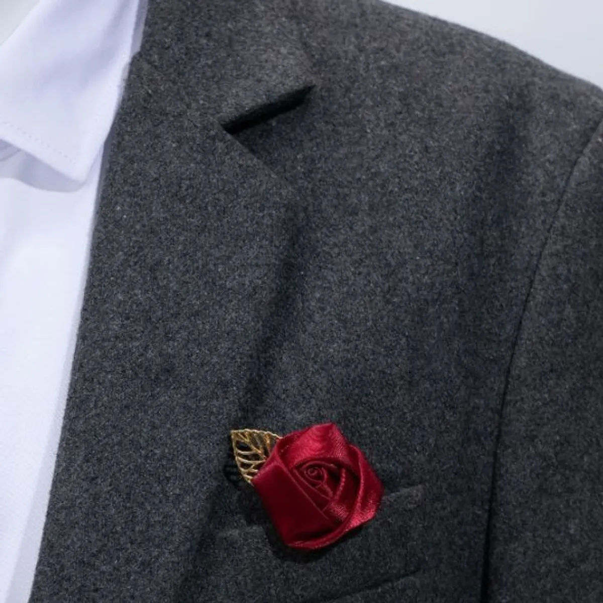 5Pcs Groomsmen Red Rose Wedding Boutonniere