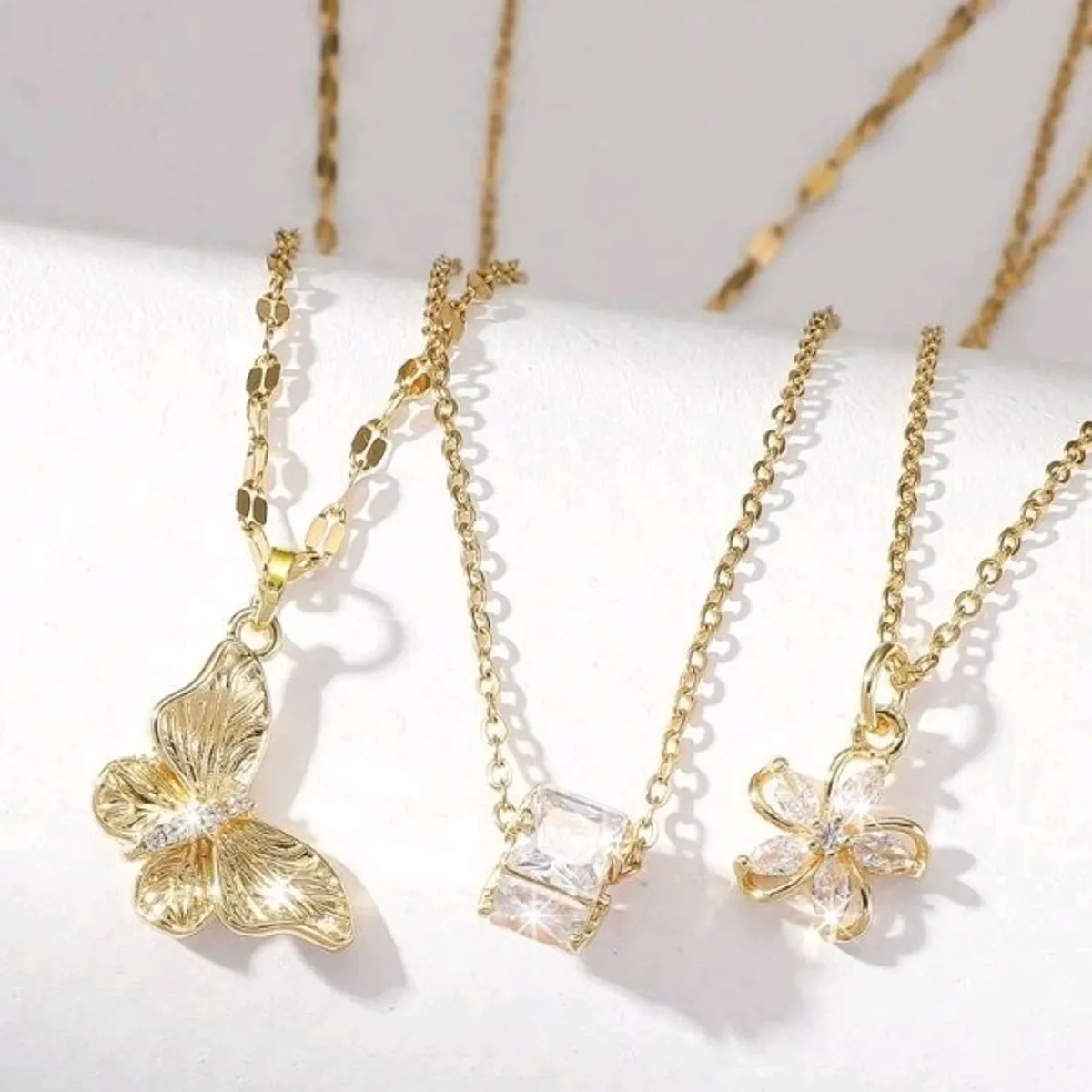 1pk Women's 3pcs Gold Butterfly, Flower & Rhinestone Ring Pendant  Necklace Set