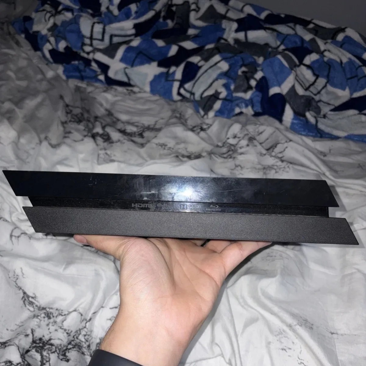 SONY PLAYSTATION 4 CONSOLE PS4 500GB - WITH CONTROLLER - W/ Power Cable, HDMI USED, NEEDS CLEANING, WITH 1m PC/Printer/Audio IEC C7 (figure 8) Power Cable to UK Mains 3-pin plug Black