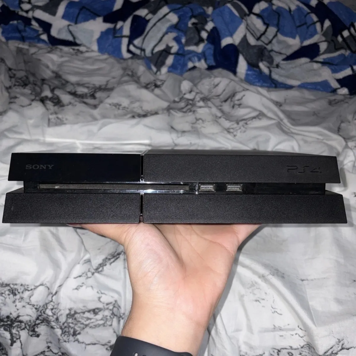 SONY PLAYSTATION 4 CONSOLE PS4 500GB - WITH CONTROLLER - W/ Power Cable, HDMI USED, NEEDS CLEANING, WITH 1m PC/Printer/Audio IEC C7 (figure 8) Power Cable to UK Mains 3-pin plug Black
