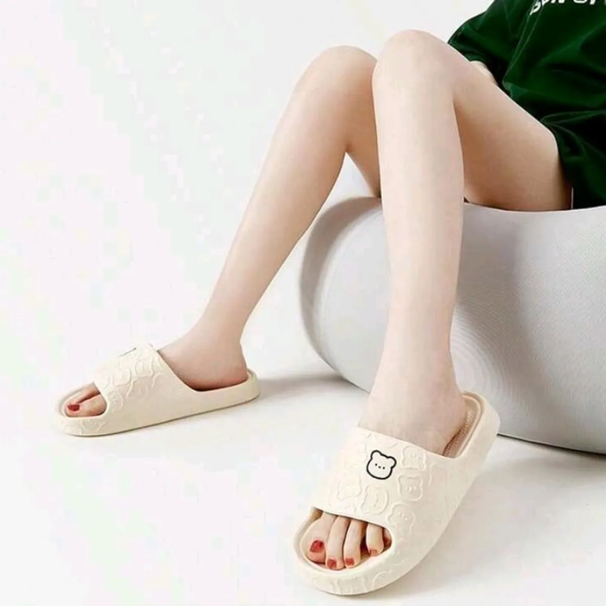 Cute Bear Pattern Slide Slippers Indoor Non-Slip EVA Sole Bathroom House Shoes For Men And Women White - Size 7.5