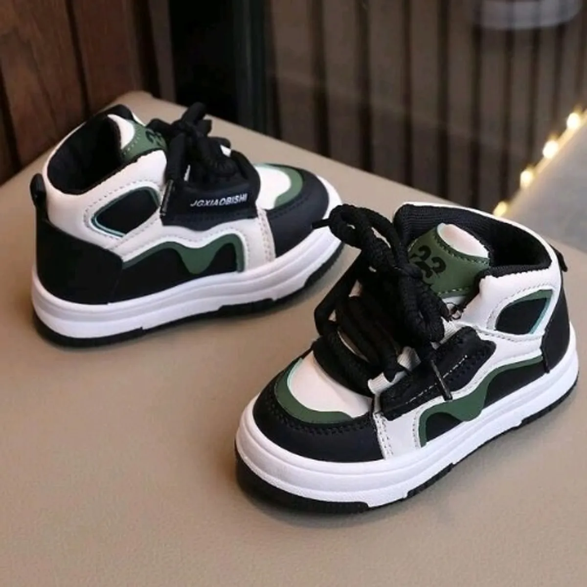 1pair Kids Camerflage Sneakers-Size 8/8.5