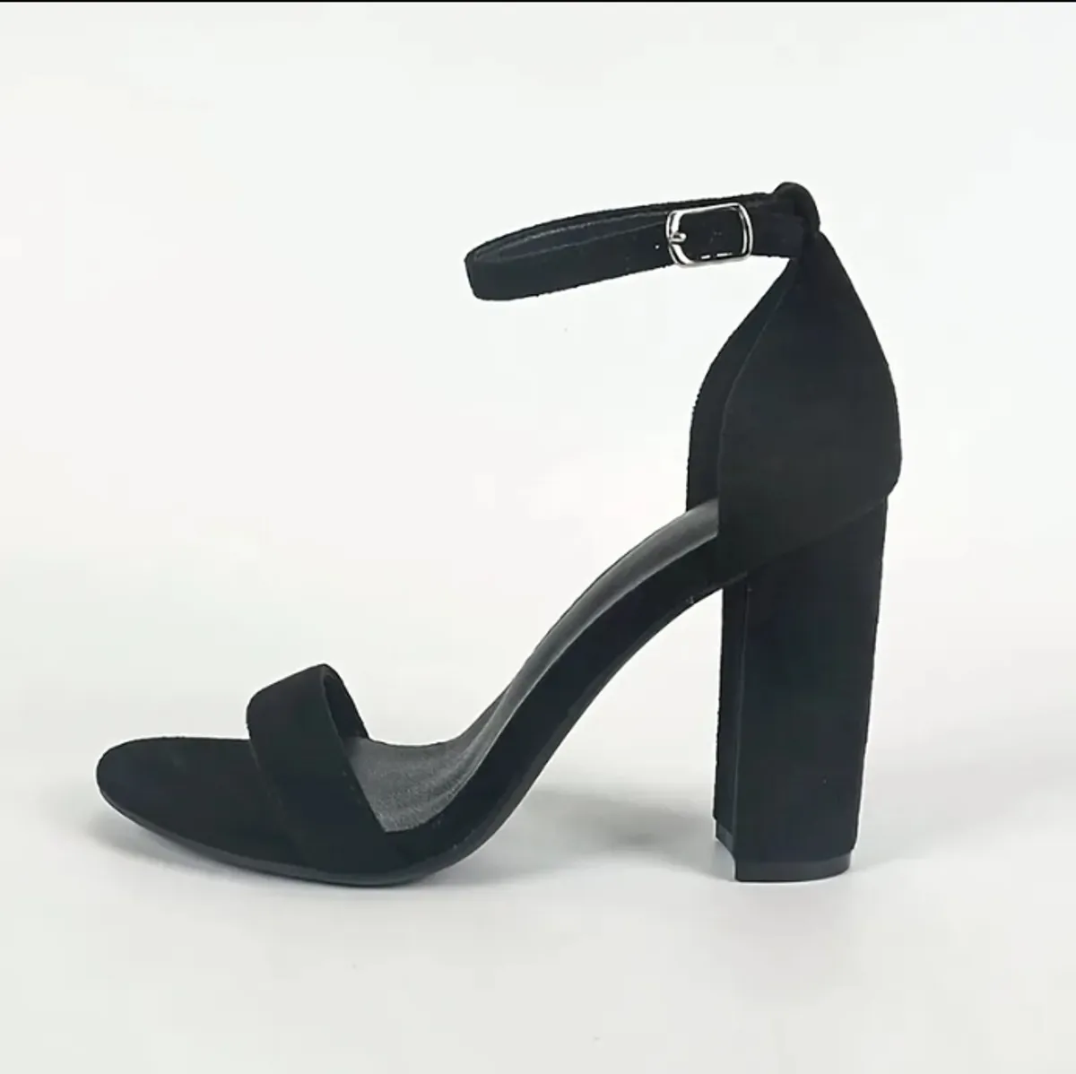 Women's Chunky-Heeled Sandals with a Single Strap - Size 7.5