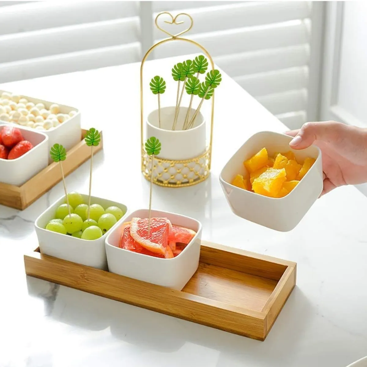 50Pc Bamboo Pick Buffet Tropical Leaves Cupcake Fruit Fork Dessert Salad Stick Cocktail Skewer for Party Decor