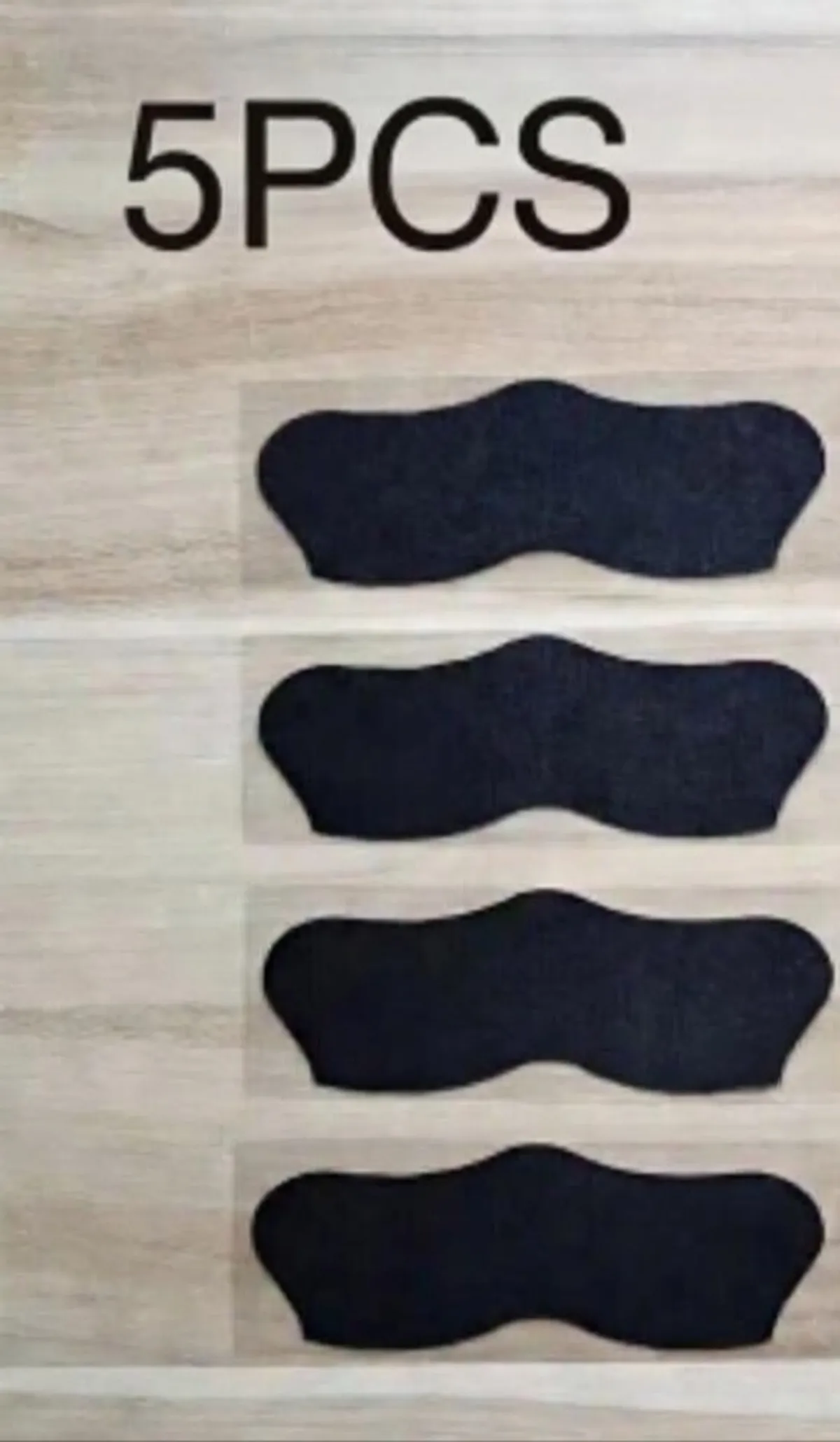 5 PCS Of Portable Single-Pack Black Nose Patch. Gently Cleanses Nasal Area, Helps Absorb Pore Dirt, Improves Greasy Feel, Contours Nose Shape, Convenient to Use. Skin Feels Fresh And Smooth After Use, Suitable for Daily Care of Oily And Combination Skin