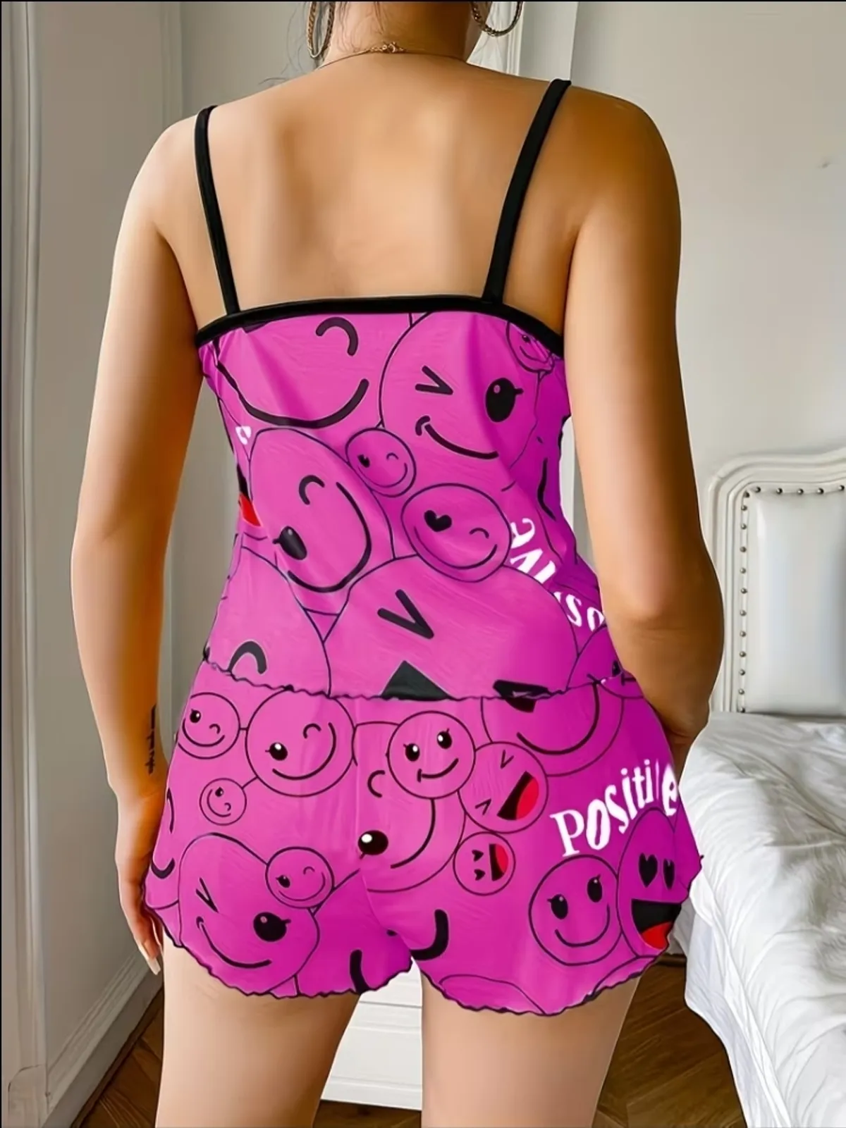 Women's Loungewear Set with Tank Top And Shorts Featuring a Smiling Face Print - Size XL