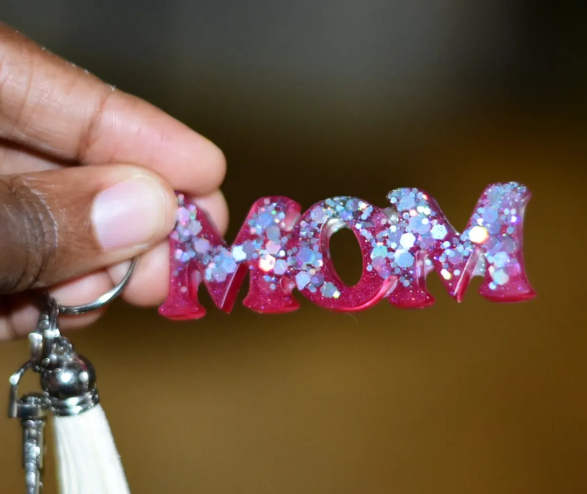 Handmade Epoxy Resin ‘MOM’ Keychains – Multicolor Set 6 Pack