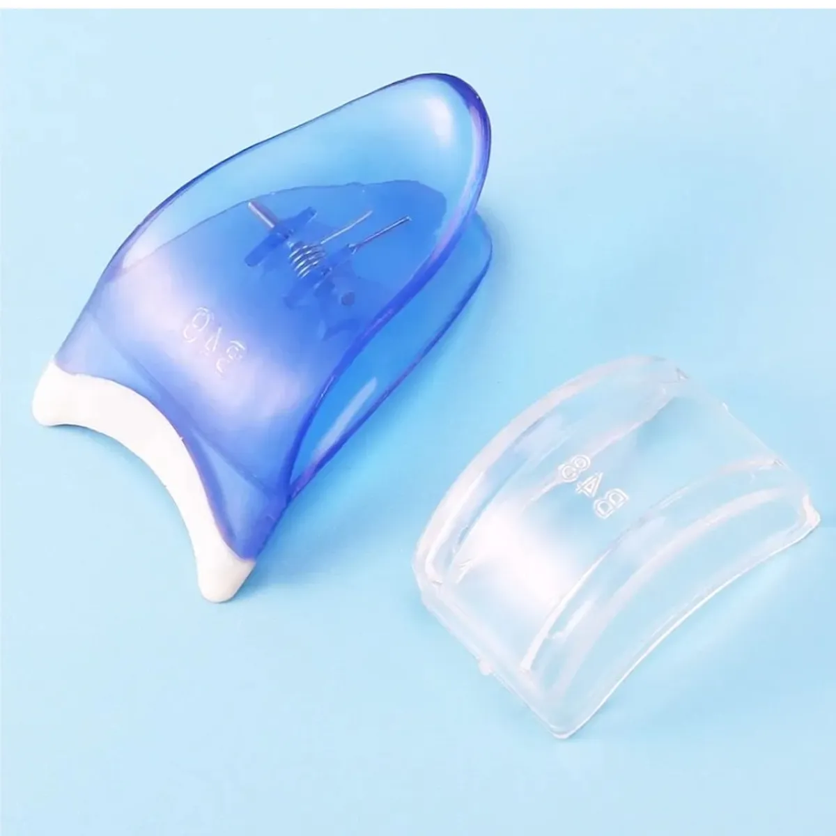 False Eyelash Applicator and Clip