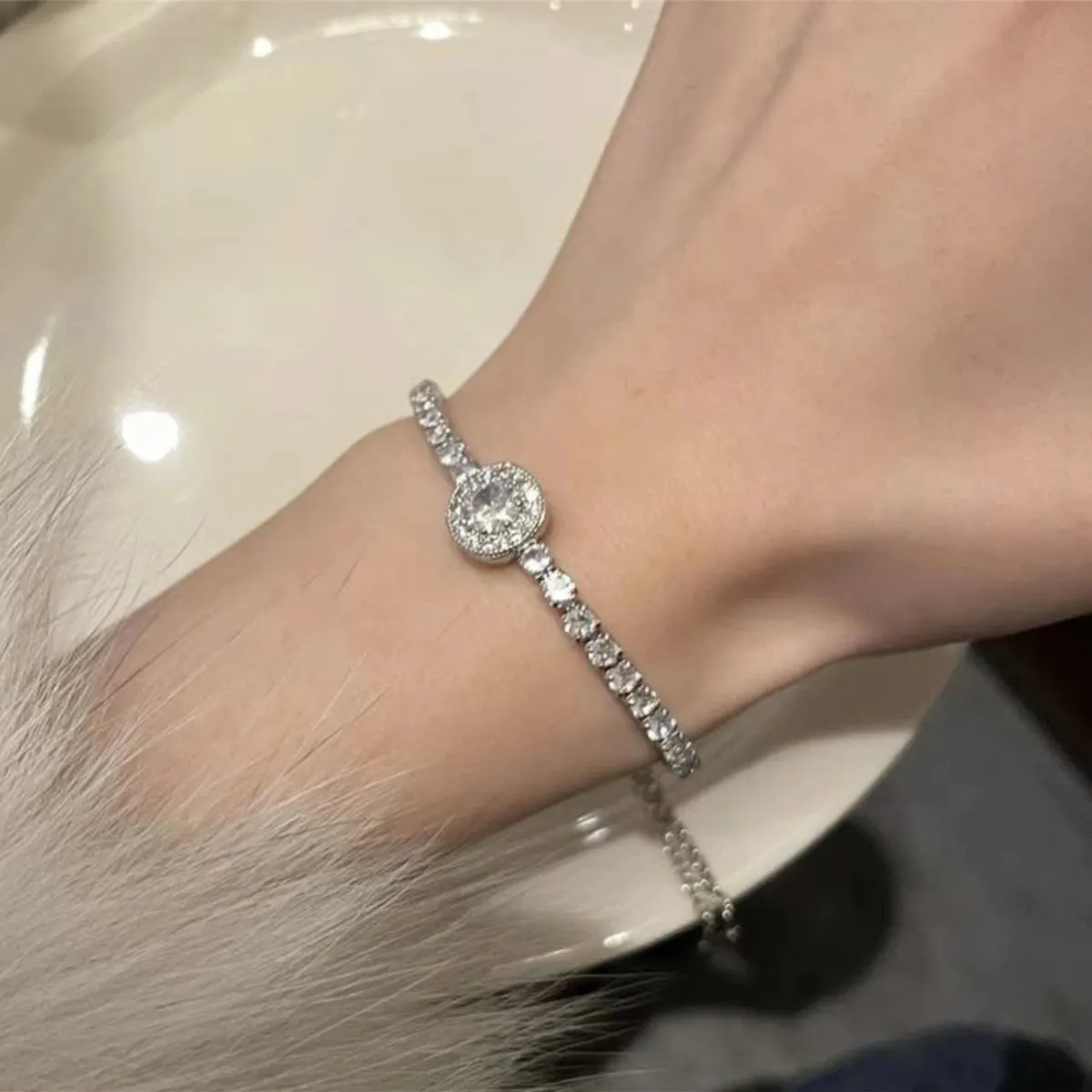 Women's Round Pull-Out Adjustable Zirconia Bracelet