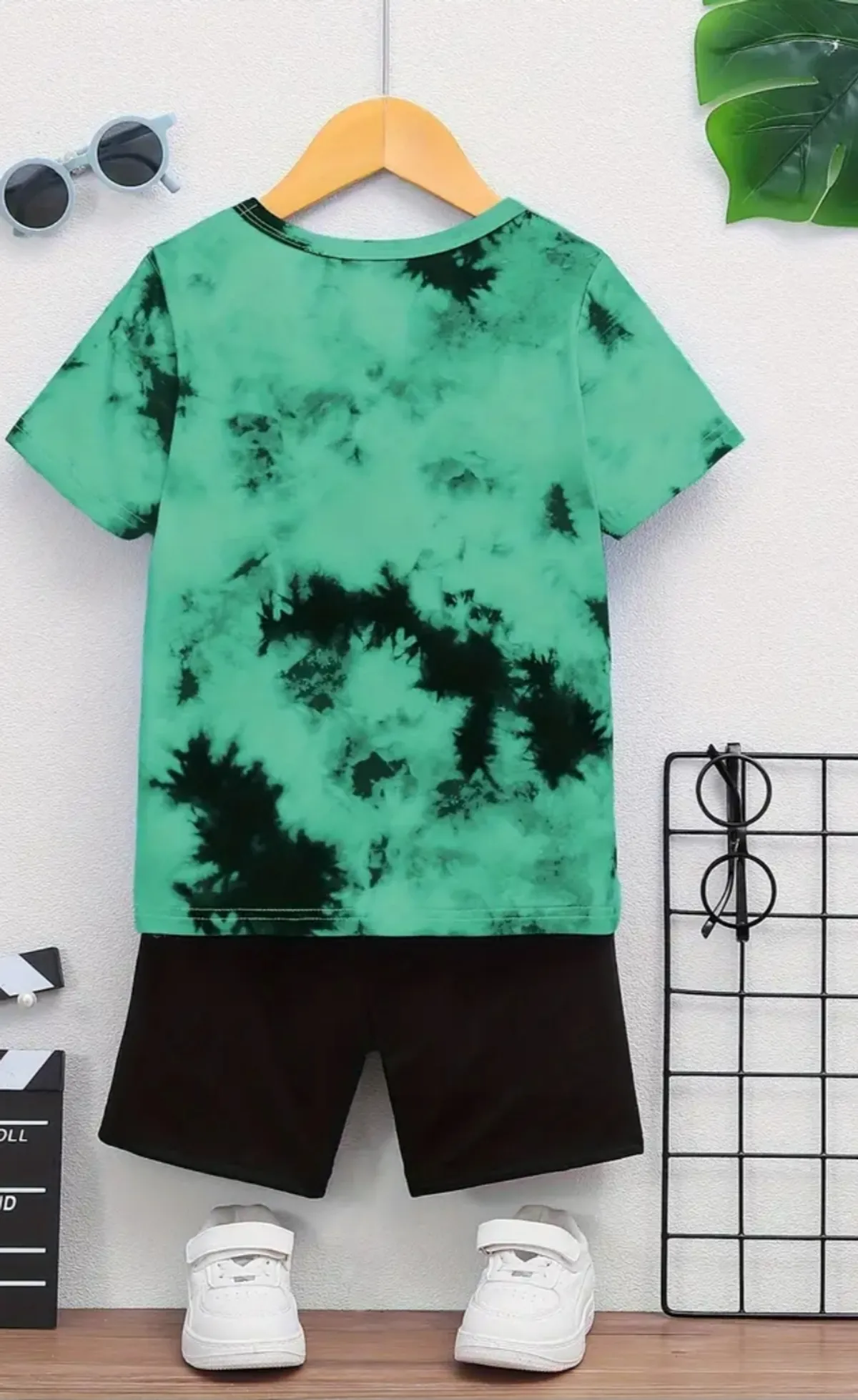 Boys Green  Toddler Knit Outfit Set Features A Panda-Print Tie-Dye Top And Matching Black Shorts - Size 18- 24 Month