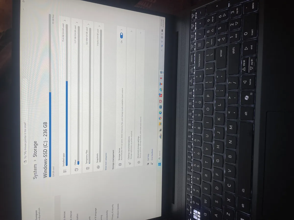 Lenovo ideapad slim 3.