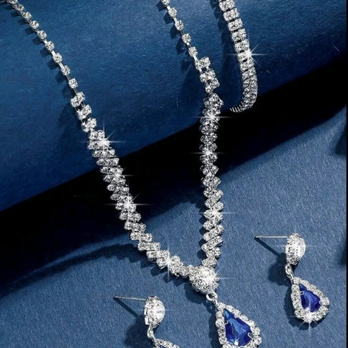 Women's  Sequin Chain Shoulder Bag With  Rhinestones Earrings, Necklace And Bracelet Set