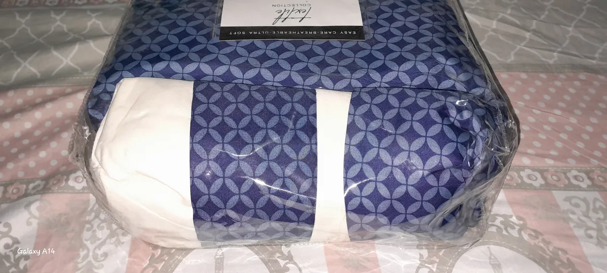 KING-size 6-piece sheet set from the Paris Textile Collection, featuring a wrinkle-free design with deep pockets., KING SIZE