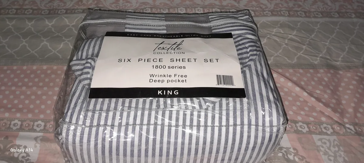 KING-size 6-piece sheet set from the Paris Textile Collection, featuring a wrinkle-free design with deep pockets., 6 PIECES SHEET SET