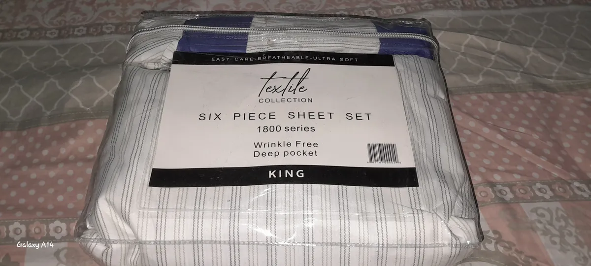 King-size 6-piece sheet set from the Paris Textile Collection, featuring a wrinkle-free design with deep pockets., KING SIZE