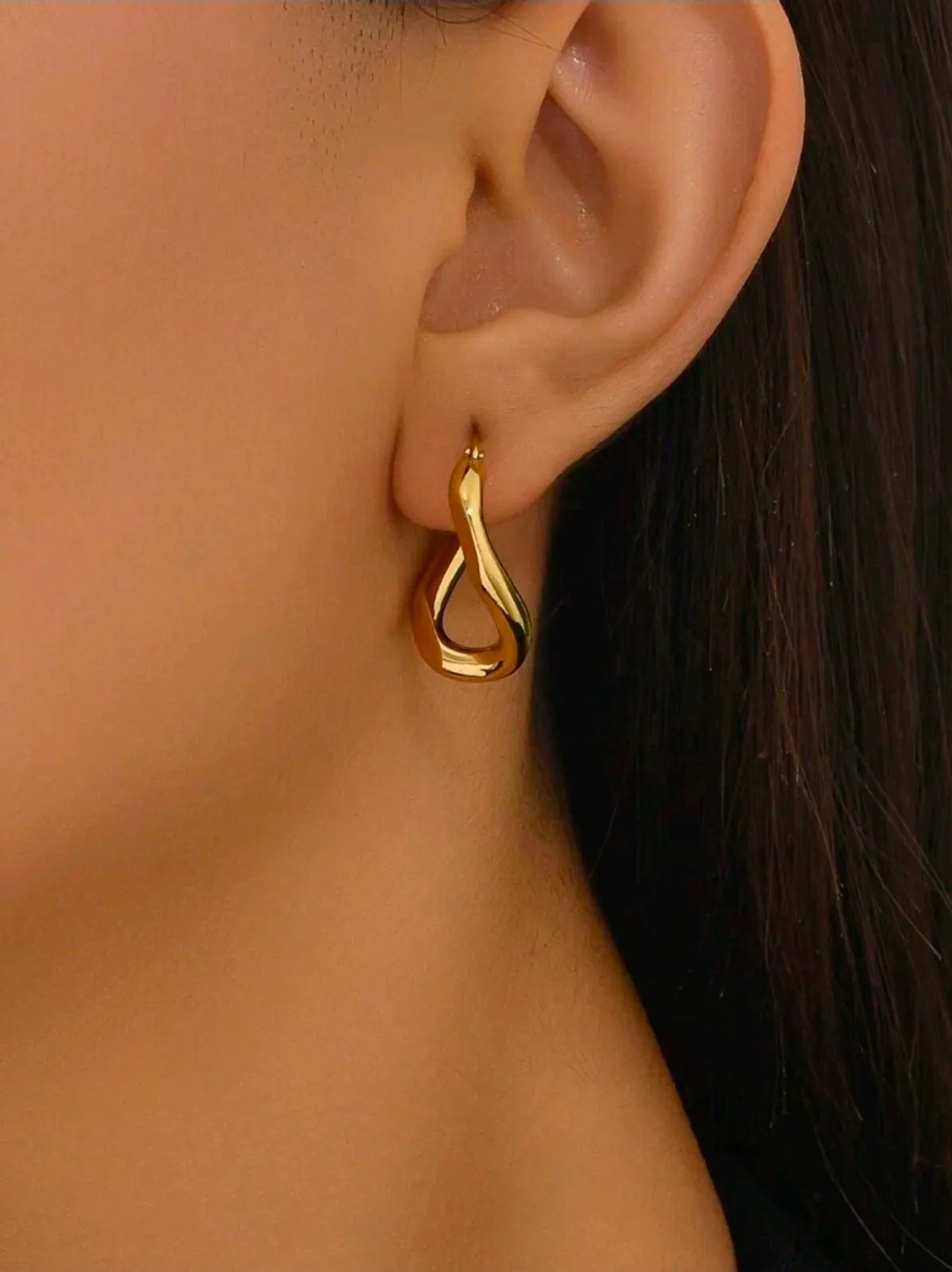 1pair Fashionable Twisted & Polished Stainless Steel Earrings