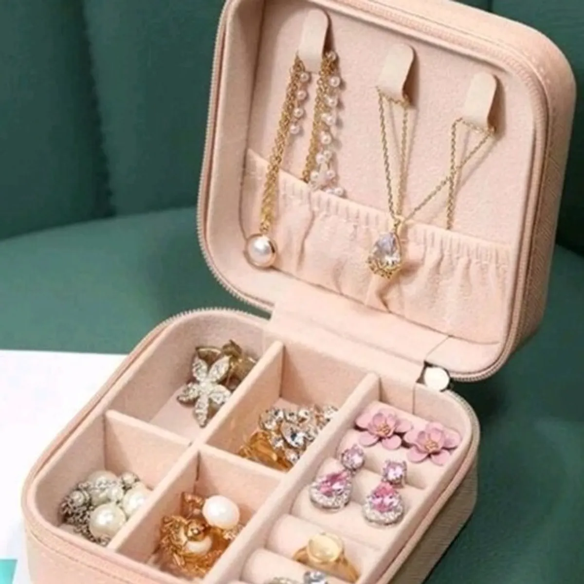 Pink Zipper Closure Portable Jewelry Box With Divided Compartments