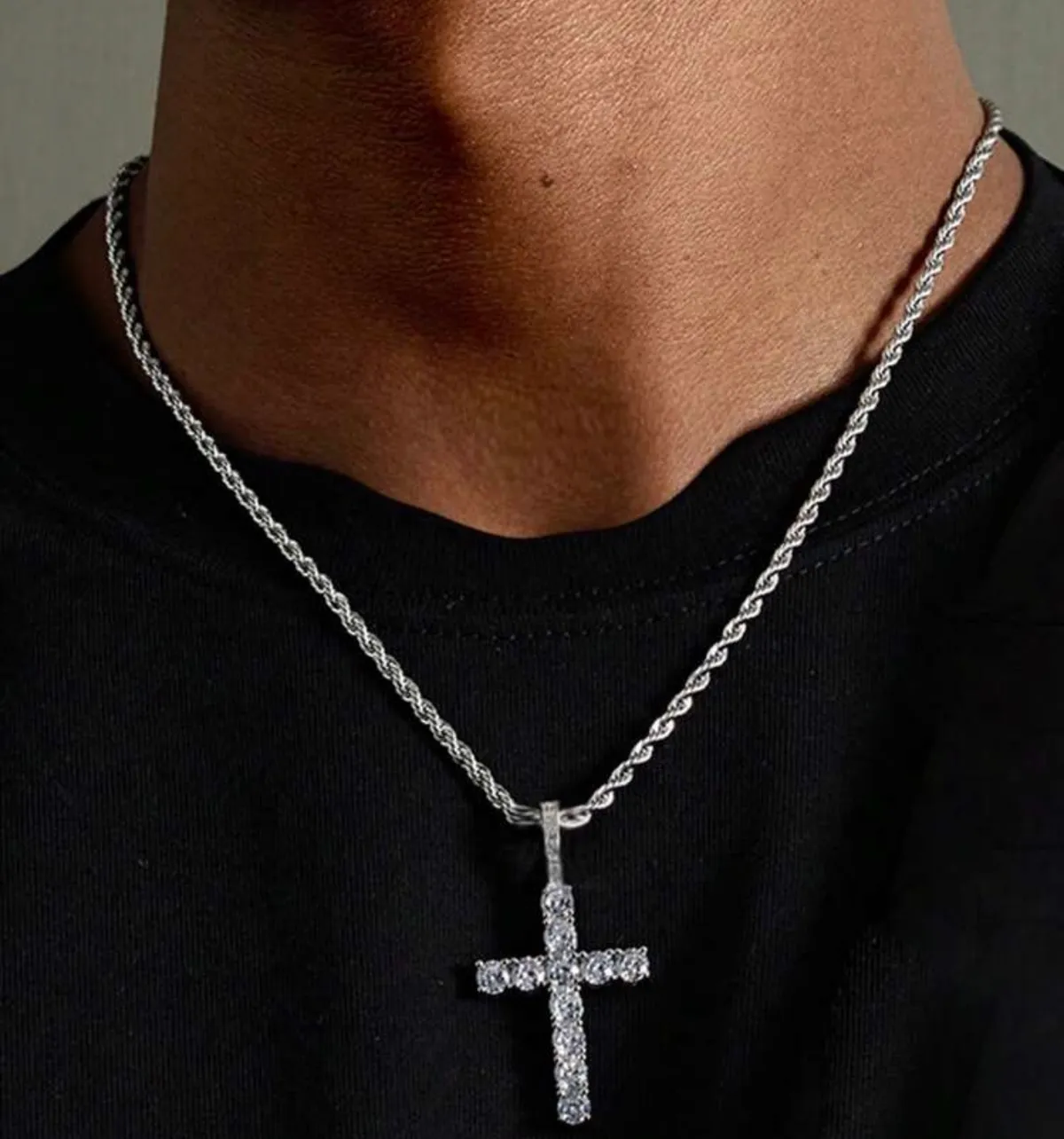 1pc Men Stainless Steel Cross Pendant With Twisted Rope Chain Hip Hop Rap Rock Fashion Diamond-Inlaid Necklace SILVER