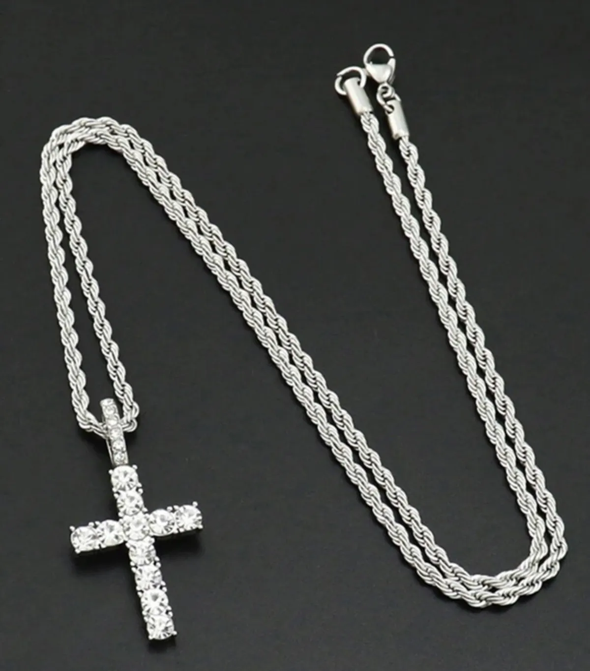 1pc Men Stainless Steel Cross Pendant With Twisted Rope Chain Hip Hop Rap Rock Fashion Diamond-Inlaid Necklace SILVER