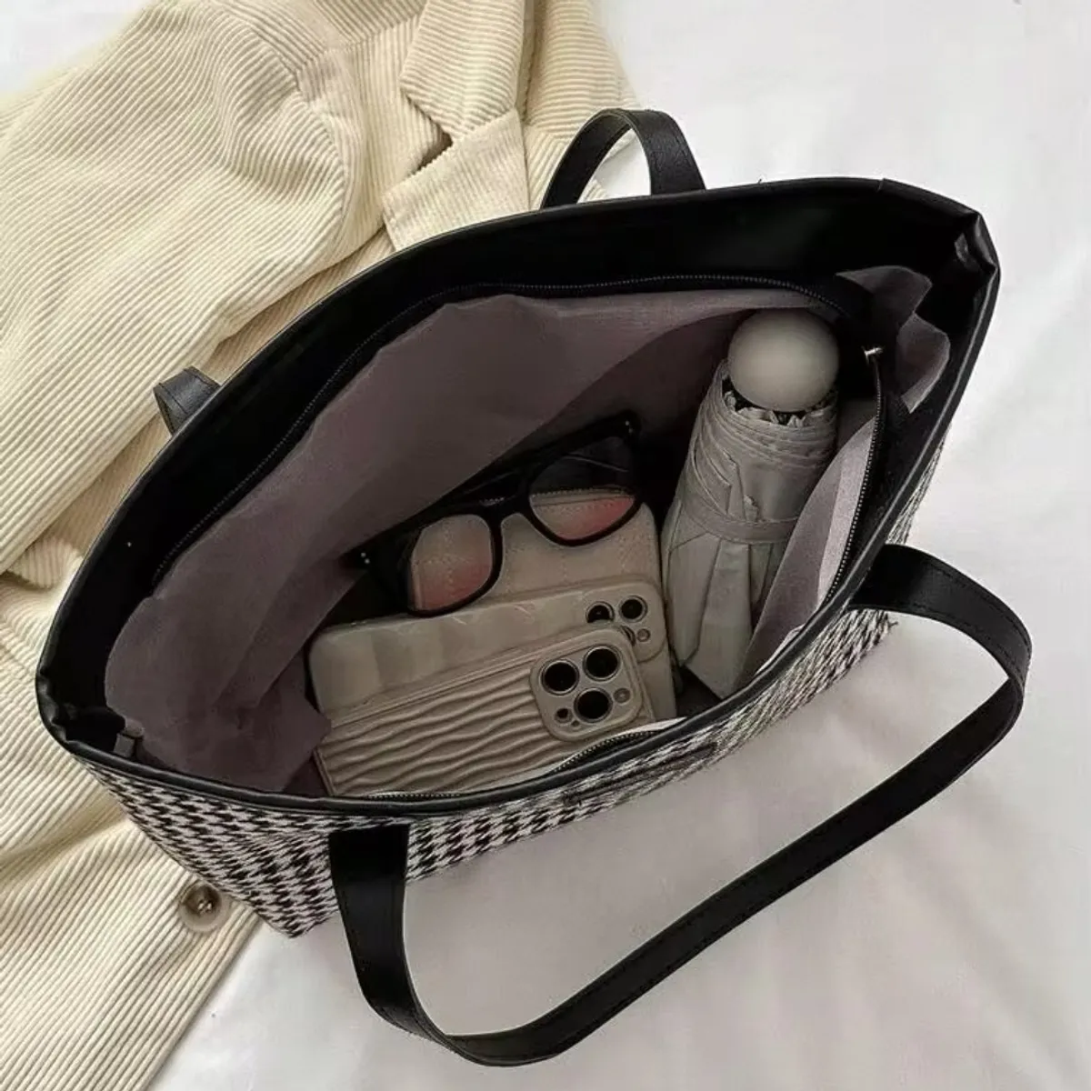 Tartan Large Capacity Laptop Tote Bag - Black And White