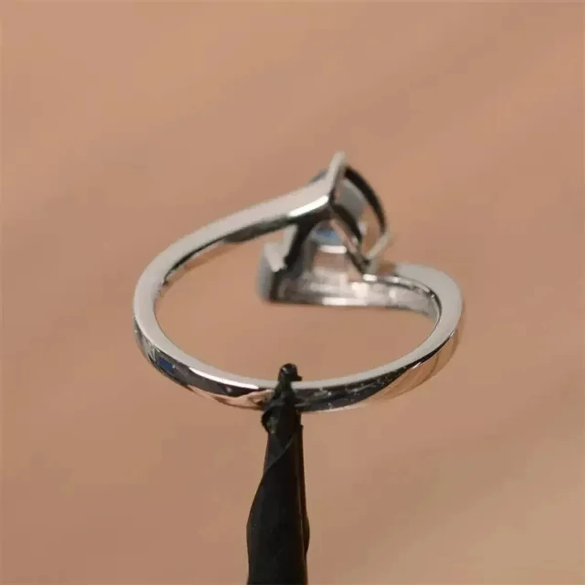 Aero Trillion Bypass Ring - Size 8