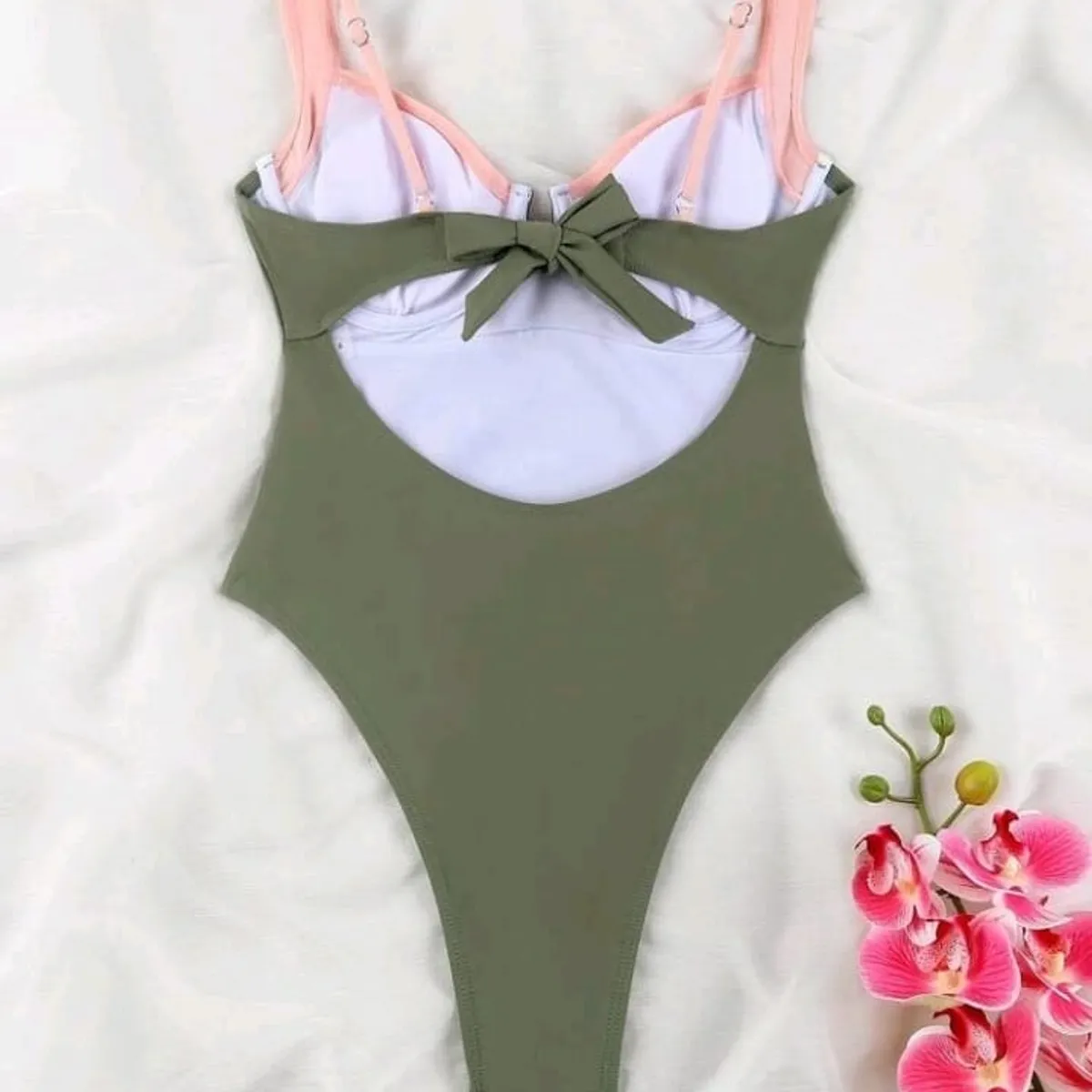 Polovedo Official Sexy V-Neck Black And White Splice Swimsuit Size S