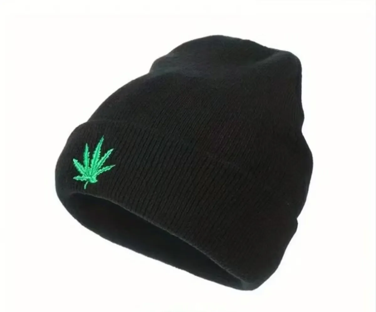 Unisex Fashion Leaf Embroidery Knitted Hat Universal Hip Hop Sports Cap